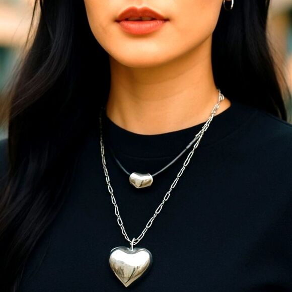 Elegant Silver Heart Necklace Set - Picture 1 of 8